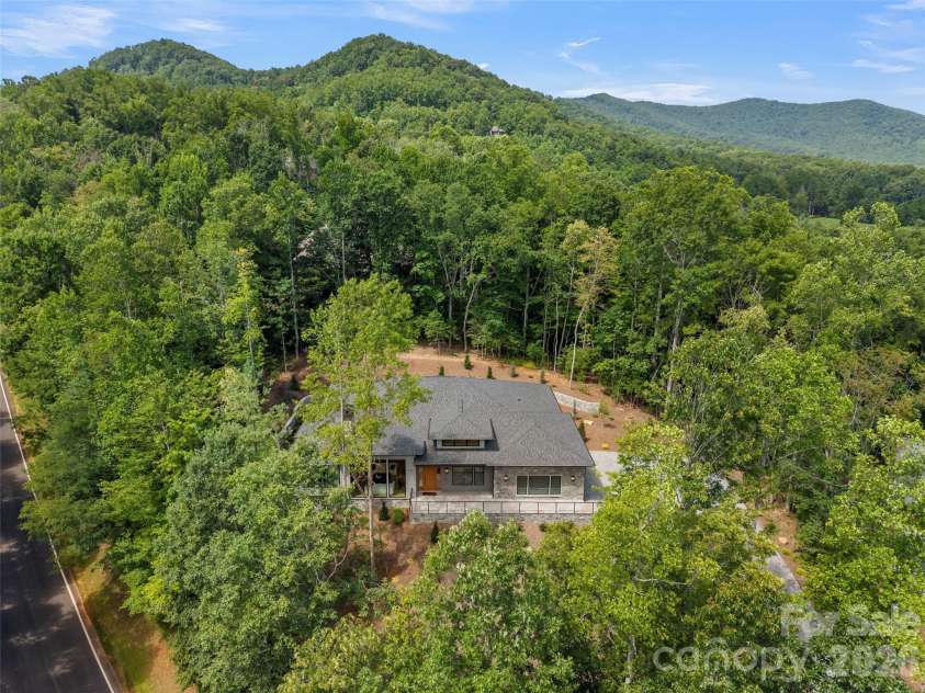 645 Walnut Valley Parkway, Arden, NC 28704.  MLS# CAR4407556, YatesRealty ID 41280. 