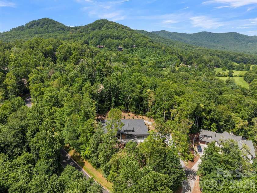 645 Walnut Valley Parkway, Arden, NC 28704.  MLS# CAR4407556, YatesRealty ID 41280. 
