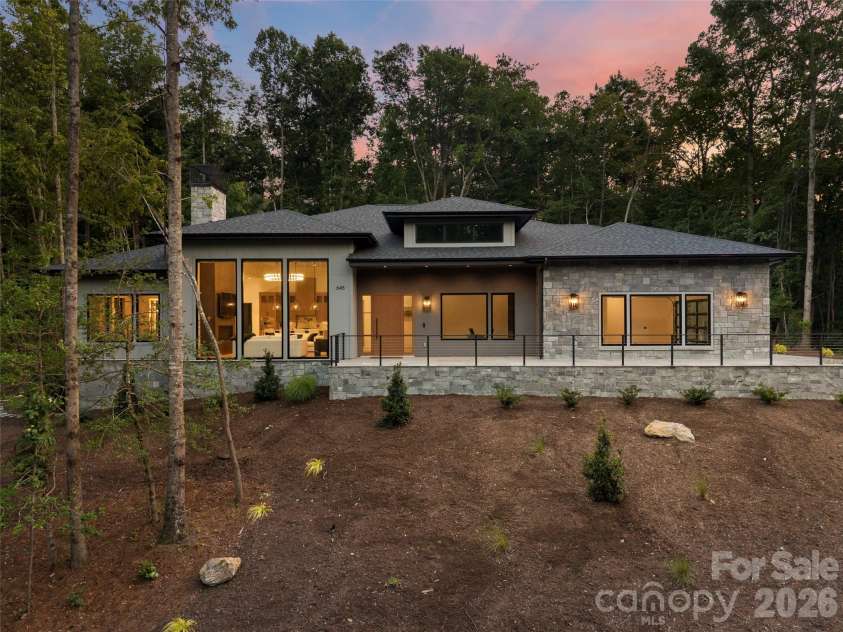 645 Walnut Valley Parkway, Arden, NC 28704.  MLS# CAR4407556, YatesRealty ID 41280. 