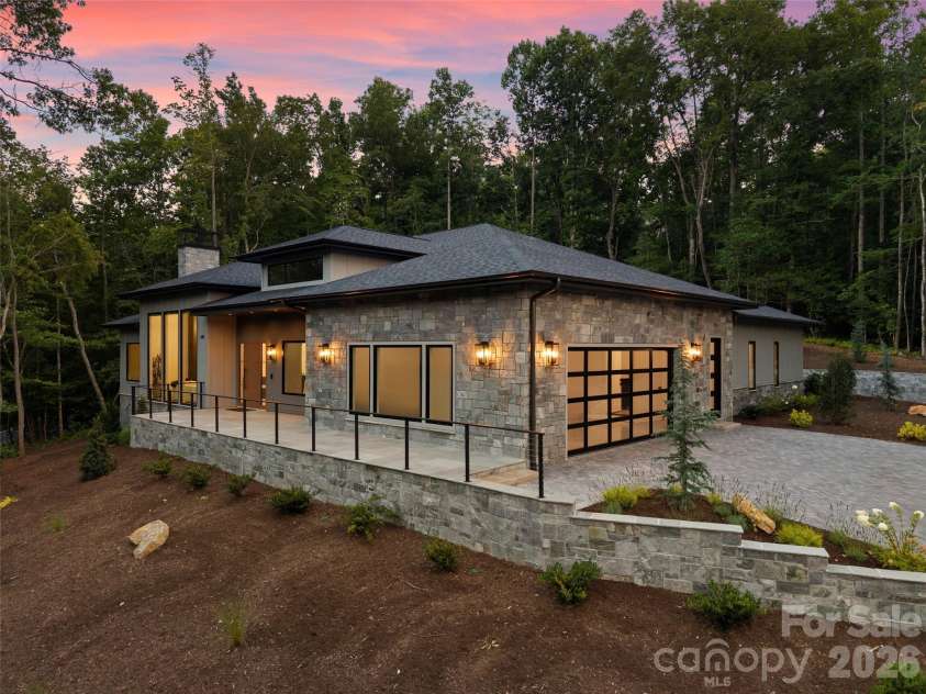 645 Walnut Valley Parkway, Arden, NC 28704.  MLS# CAR4407556, YatesRealty ID 41280. 