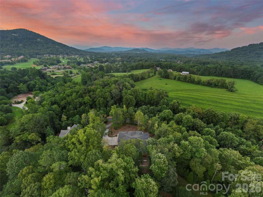 645 Walnut Valley Parkway, Arden, NC 28704.  MLS# CAR4407556, YatesRealty ID 41280. 