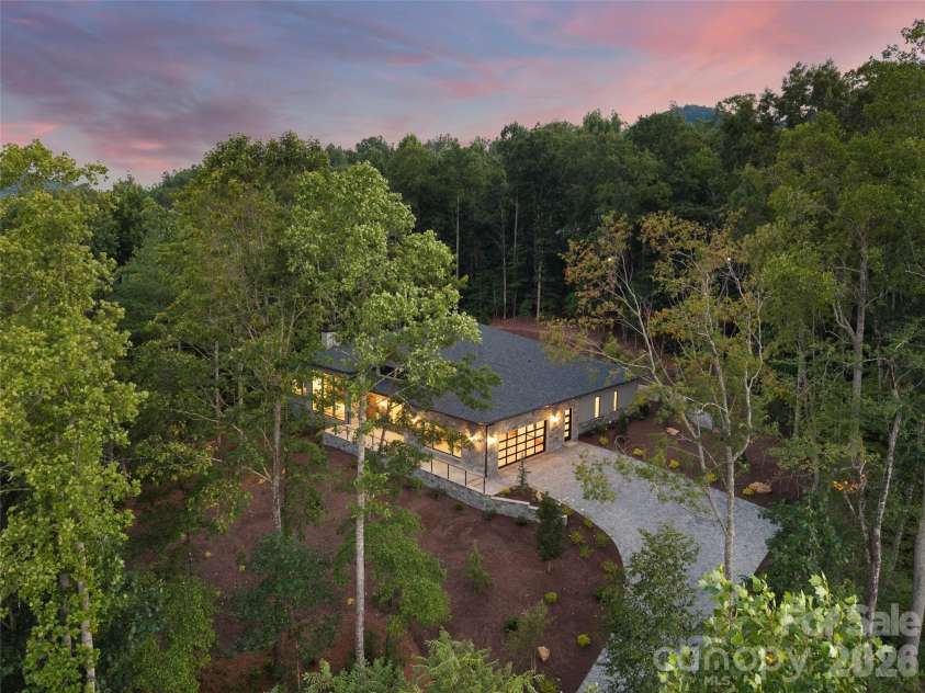 645 Walnut Valley Parkway, Arden, NC 28704.  MLS# CAR4407556, YatesRealty ID 41280. 