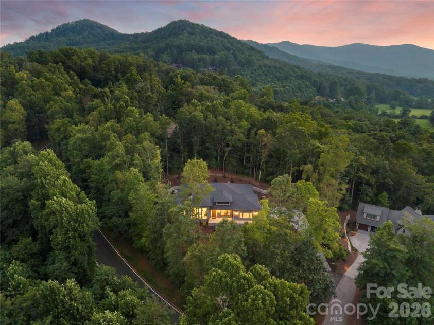 645 Walnut Valley Parkway, Arden, NC 28704.  MLS# CAR4407556, YatesRealty ID 41280. 