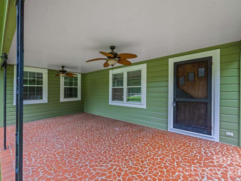 194 Old Limestone Road, York, SC 29745.  MLS# CAR4406362, YatesRealty ID 41282. 