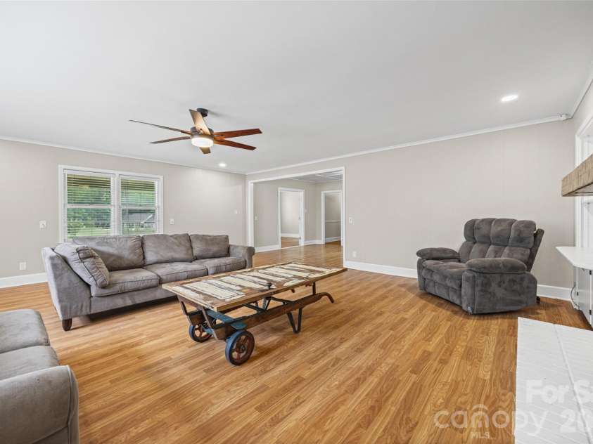 194 Old Limestone Road, York, SC 29745.  MLS# CAR4406362, YatesRealty ID 41282. 