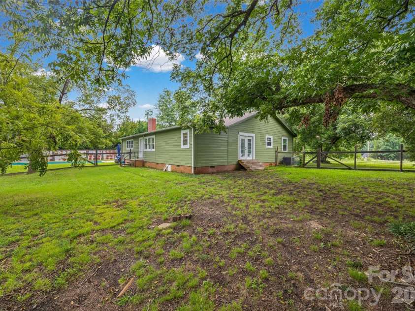 194 Old Limestone Road, York, SC 29745.  MLS# CAR4406362, YatesRealty ID 41282. 