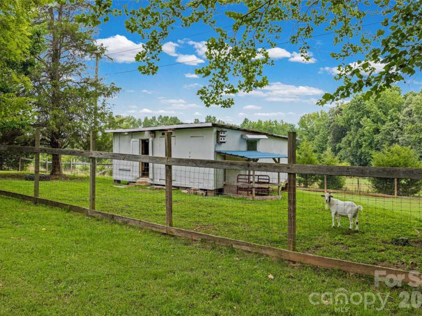 194 Old Limestone Road, York, SC 29745.  MLS# CAR4406362, YatesRealty ID 41282. 
