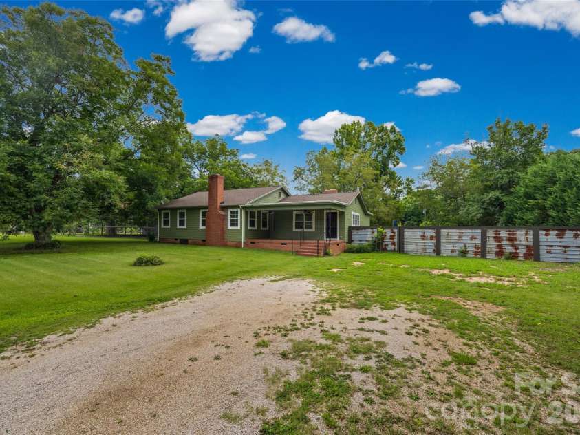 194 Old Limestone Road, York, SC 29745.  MLS# CAR4406362, YatesRealty ID 41282. 