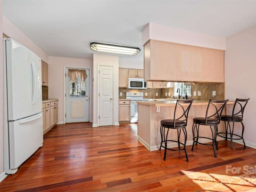 1058 Bearwallow Mountain Road, Hendersonville, NC 28792.  MLS# CAR4230448, YatesRealty ID 4129. 