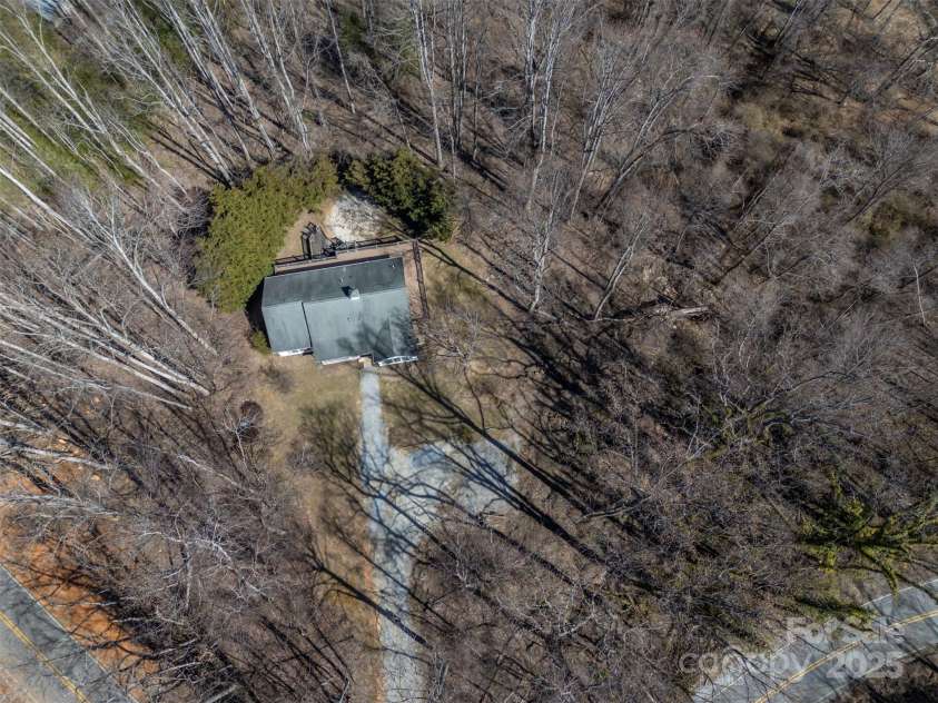 1058 Bearwallow Mountain Road, Hendersonville, NC 28792.  MLS# CAR4230448, YatesRealty ID 4129. 