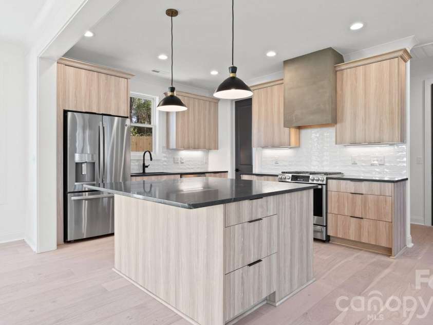 630 Colorado Avenue, Charlotte, NC 28206.  MLS# CAR4350962, YatesRealty ID 4129. 