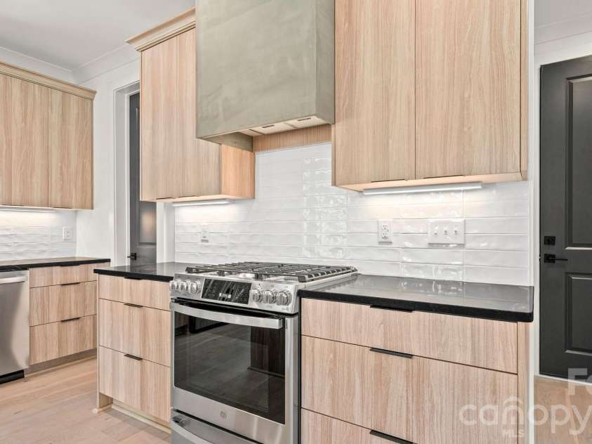 630 Colorado Avenue, Charlotte, NC 28206.  MLS# CAR4350962, YatesRealty ID 4129. 