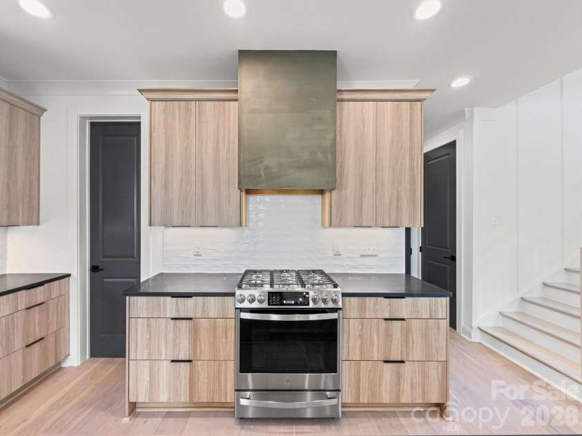 630 Colorado Avenue, Charlotte, NC 28206.  MLS# CAR4350962, YatesRealty ID 4129. 