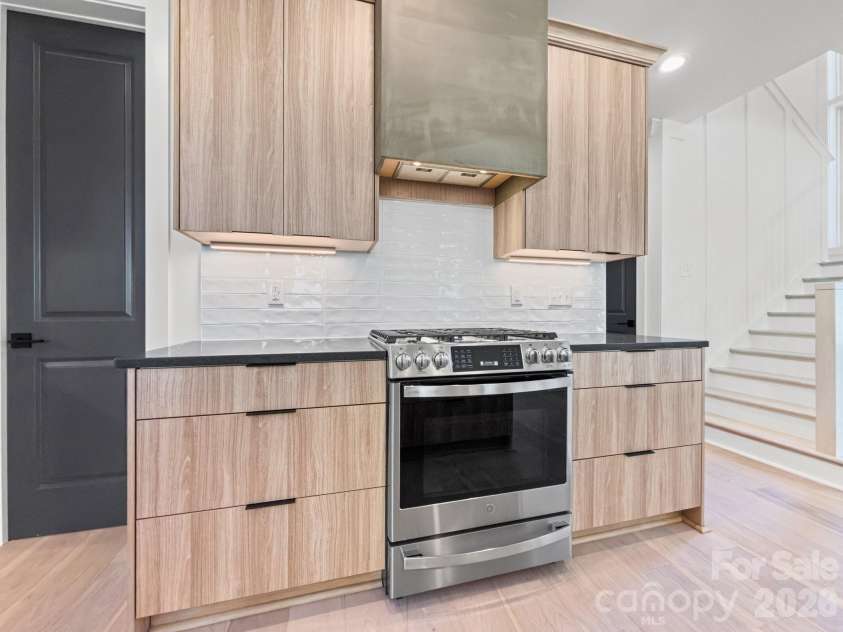 630 Colorado Avenue, Charlotte, NC 28206.  MLS# CAR4350962, YatesRealty ID 4129. 