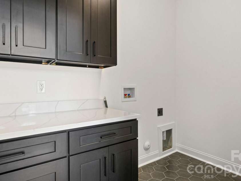 630 Colorado Avenue, Charlotte, NC 28206.  MLS# CAR4350962, YatesRealty ID 4129. 
