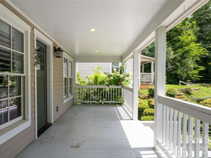 240 Beaumont Street, Asheville, NC 28801.  MLS# CAR4406794, YatesRealty ID 41291. 