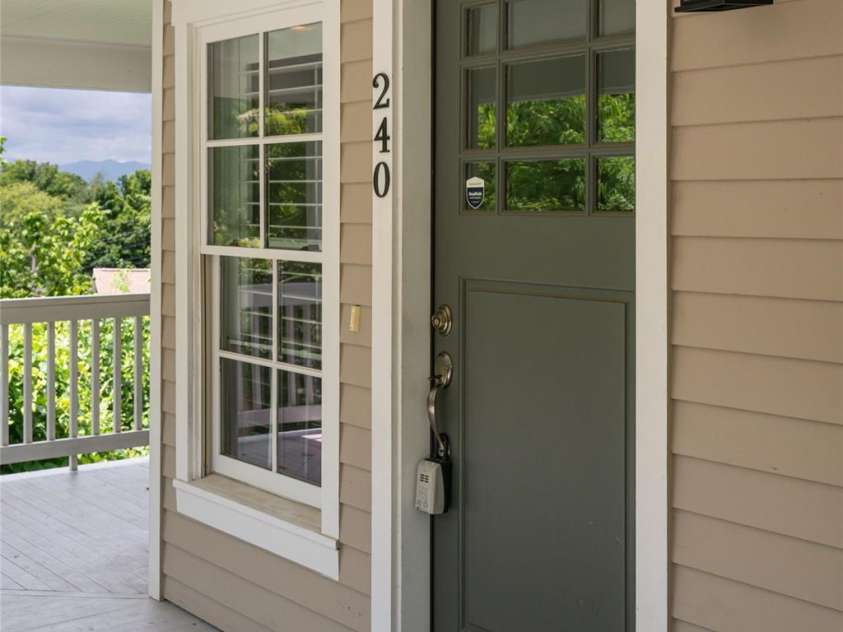 240 Beaumont Street, Asheville, NC 28801.  MLS# CAR4406794, YatesRealty ID 41291. 