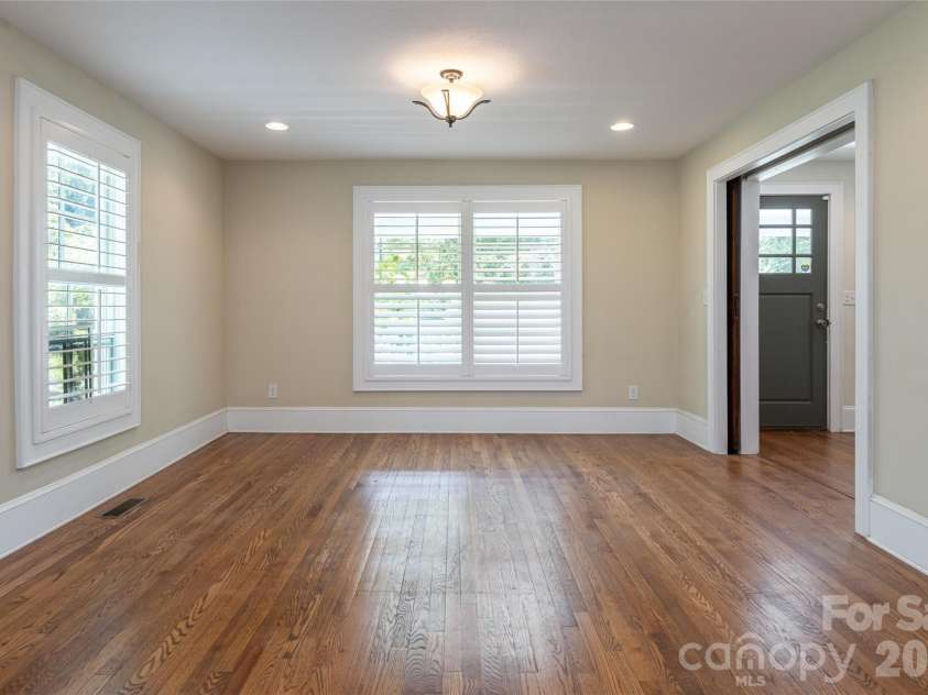 240 Beaumont Street, Asheville, NC 28801.  MLS# CAR4406794, YatesRealty ID 41291. 