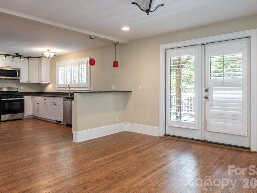 240 Beaumont Street, Asheville, NC 28801.  MLS# CAR4406794, YatesRealty ID 41291. 