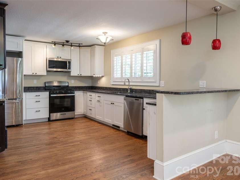 240 Beaumont Street, Asheville, NC 28801.  MLS# CAR4406794, YatesRealty ID 41291. 