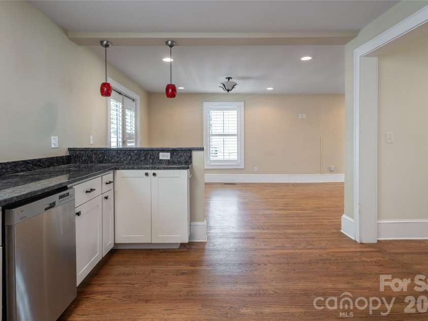240 Beaumont Street, Asheville, NC 28801.  MLS# CAR4406794, YatesRealty ID 41291. 