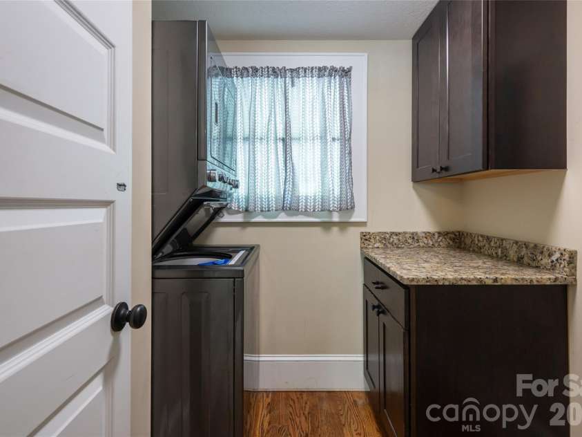 240 Beaumont Street, Asheville, NC 28801.  MLS# CAR4406794, YatesRealty ID 41291. 