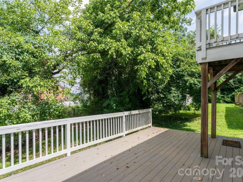 240 Beaumont Street, Asheville, NC 28801.  MLS# CAR4406794, YatesRealty ID 41291. 