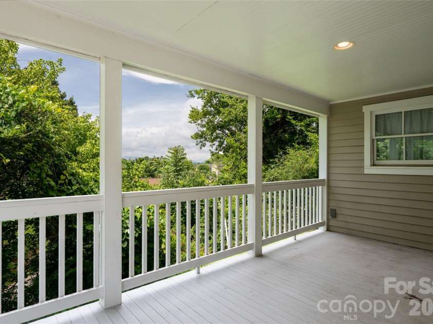 240 Beaumont Street, Asheville, NC 28801.  MLS# CAR4406794, YatesRealty ID 41291. 