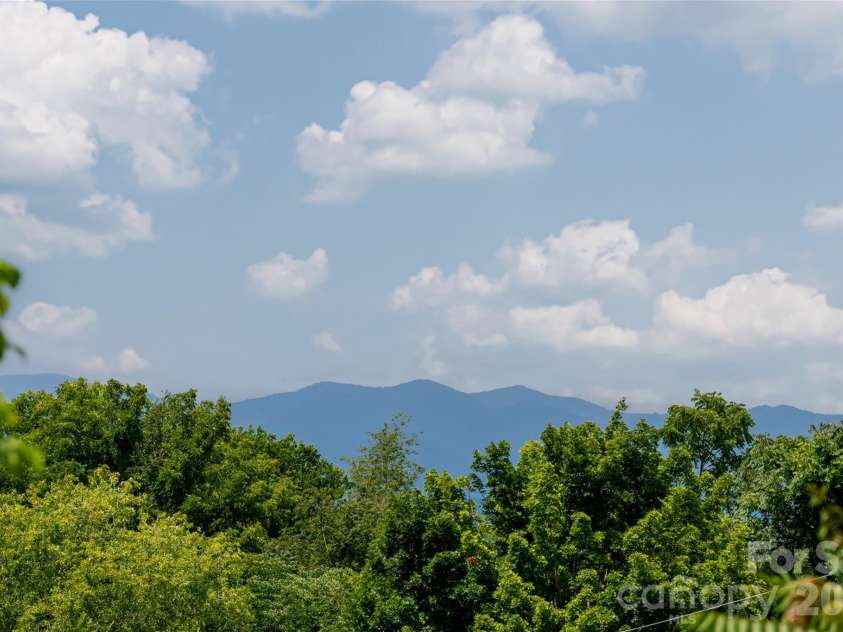 240 Beaumont Street, Asheville, NC 28801.  MLS# CAR4406794, YatesRealty ID 41291. 