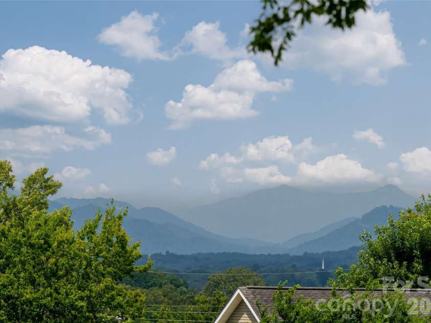 240 Beaumont Street, Asheville, NC 28801.  MLS# CAR4406794, YatesRealty ID 41291. 