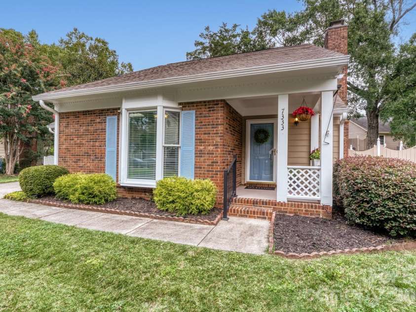 7333 Carrbridge Lane, Charlotte, NC 28226.  MLS# CAR4408852, YatesRealty ID 41294. 