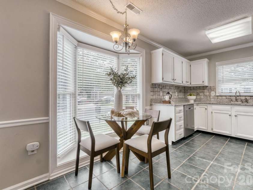 7333 Carrbridge Lane, Charlotte, NC 28226.  MLS# CAR4408852, YatesRealty ID 41294. 