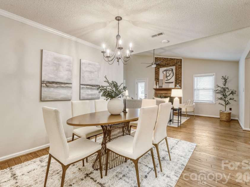 7333 Carrbridge Lane, Charlotte, NC 28226.  MLS# CAR4408852, YatesRealty ID 41294. 