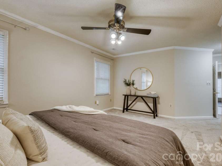 7333 Carrbridge Lane, Charlotte, NC 28226.  MLS# CAR4408852, YatesRealty ID 41294. 