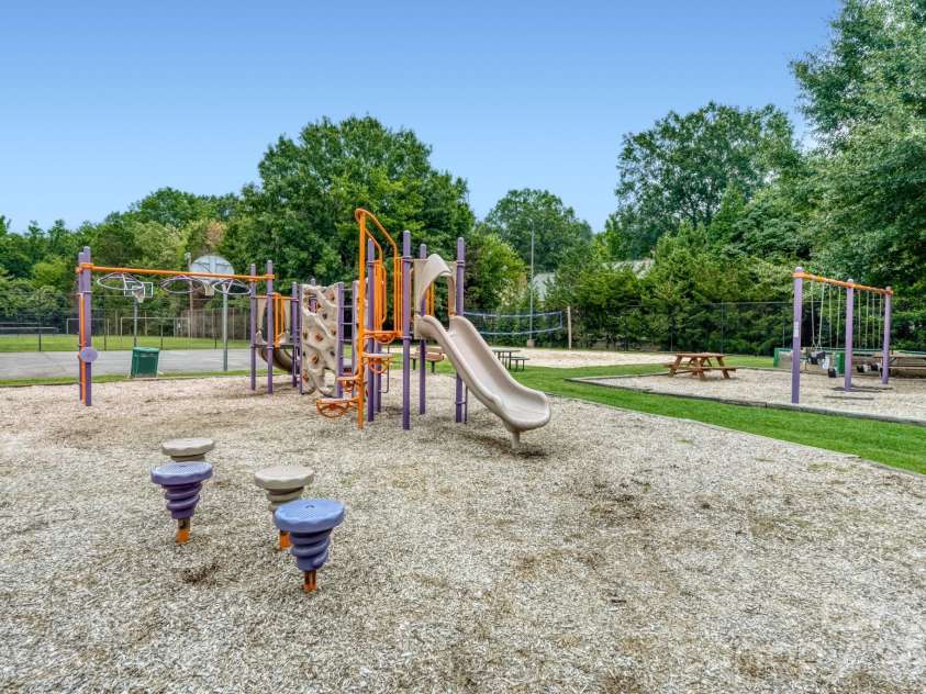 7333 Carrbridge Lane, Charlotte, NC 28226.  MLS# CAR4408852, YatesRealty ID 41294. Playground