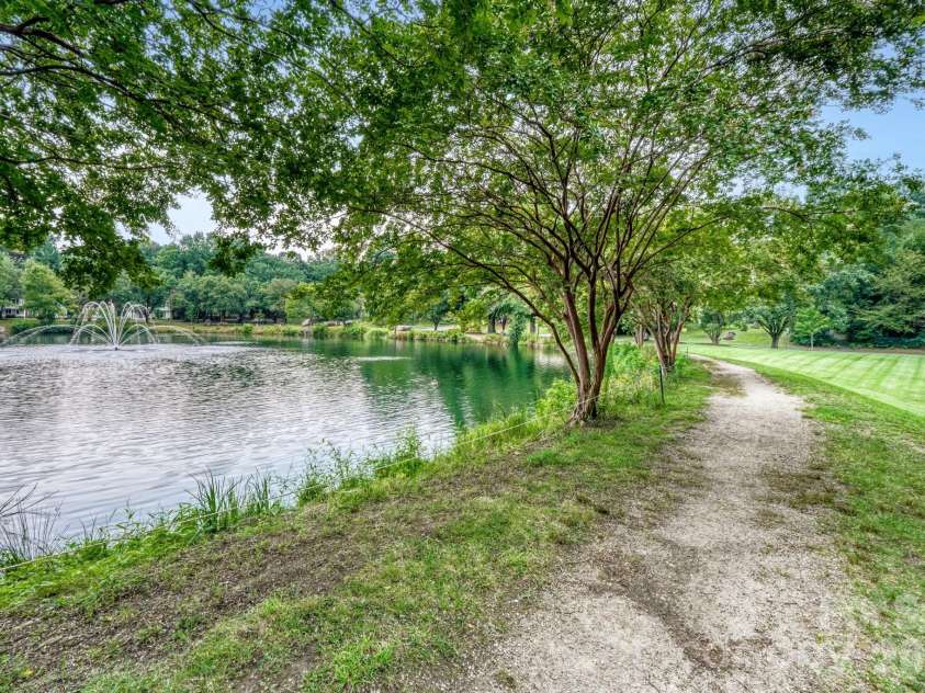 7333 Carrbridge Lane, Charlotte, NC 28226.  MLS# CAR4408852, YatesRealty ID 41294. Walking trails