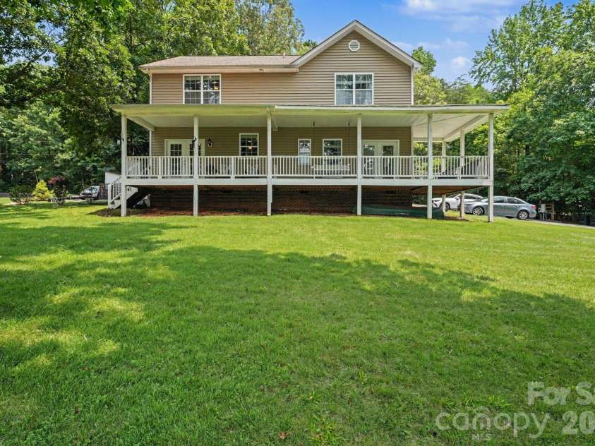 128 La Agua Lane, Troutman, NC 28166.  MLS# CAR4406062, YatesRealty ID 41295. 