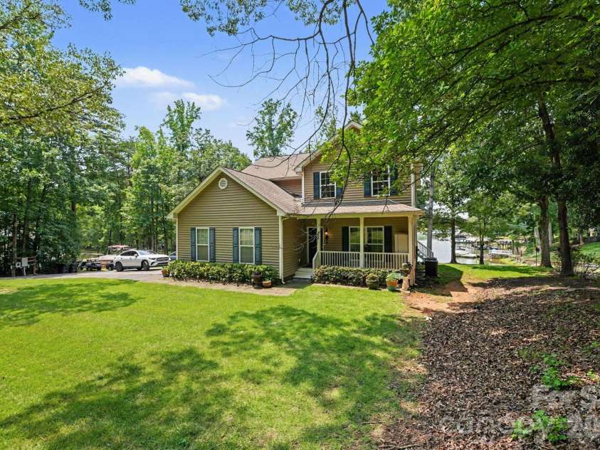 128 La Agua Lane, Troutman, NC 28166.  MLS# CAR4406062, YatesRealty ID 41295. 
