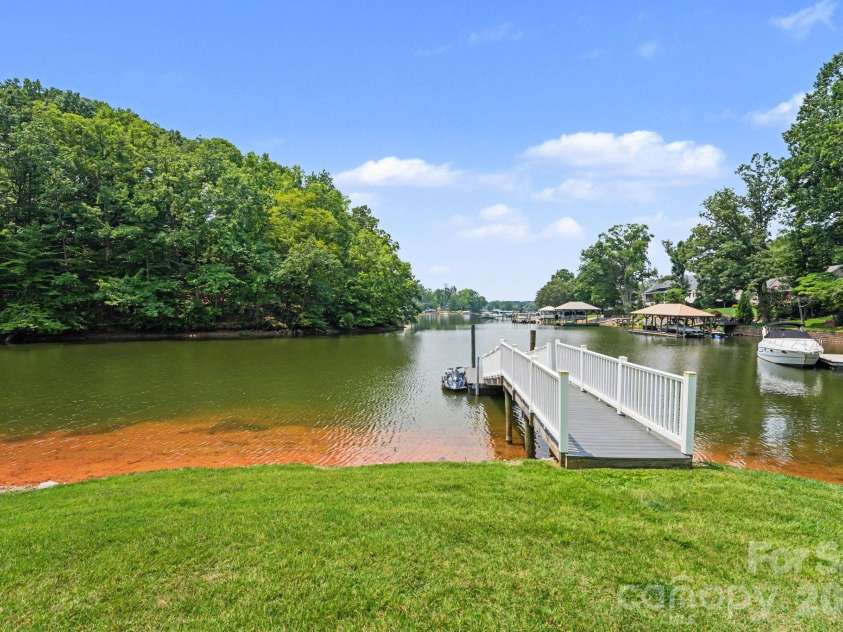 128 La Agua Lane, Troutman, NC 28166.  MLS# CAR4406062, YatesRealty ID 41295. Pier