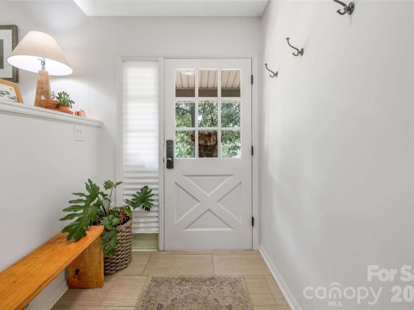 13 Rolling View Drive, Asheville, NC 28805.  MLS# CAR4378047, YatesRealty ID 41299. 