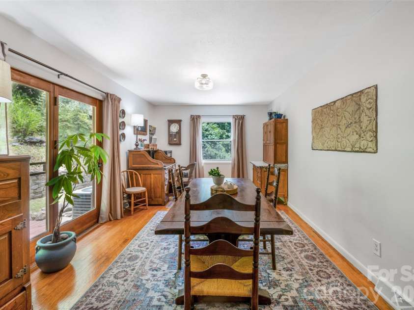 13 Rolling View Drive, Asheville, NC 28805.  MLS# CAR4378047, YatesRealty ID 41299. 