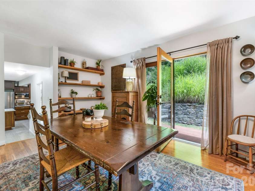 13 Rolling View Drive, Asheville, NC 28805.  MLS# CAR4378047, YatesRealty ID 41299. 