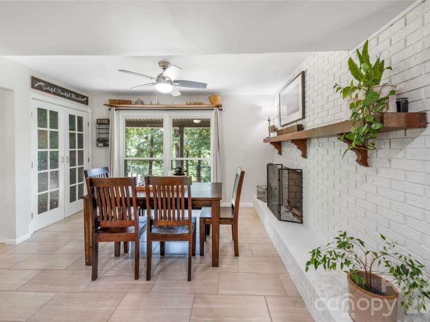 13 Rolling View Drive, Asheville, NC 28805.  MLS# CAR4378047, YatesRealty ID 41299. 