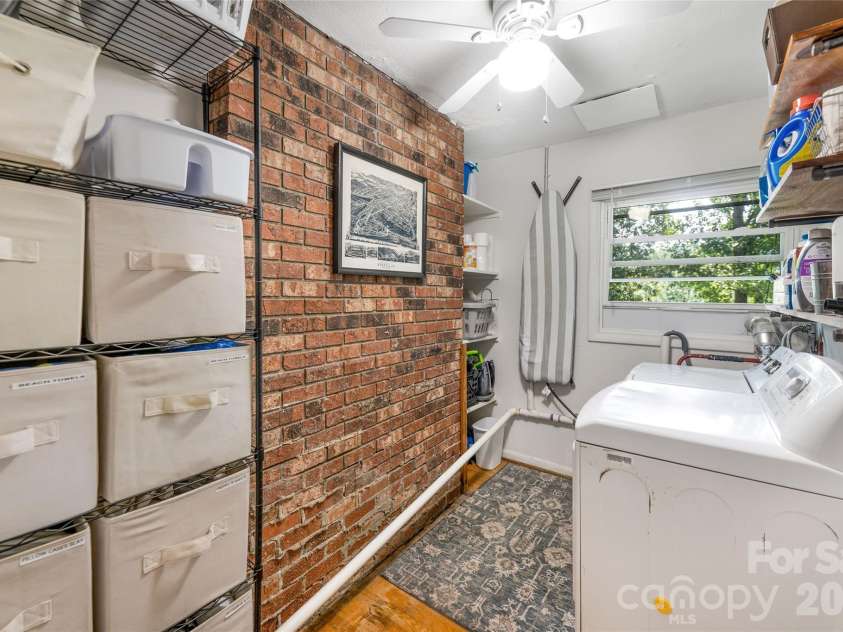 13 Rolling View Drive, Asheville, NC 28805.  MLS# CAR4378047, YatesRealty ID 41299. 