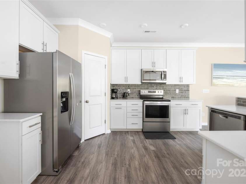 23136 Clarabelle Drive, Charlotte, NC 28273.  MLS# CAR4310432, YatesRealty ID 413. 