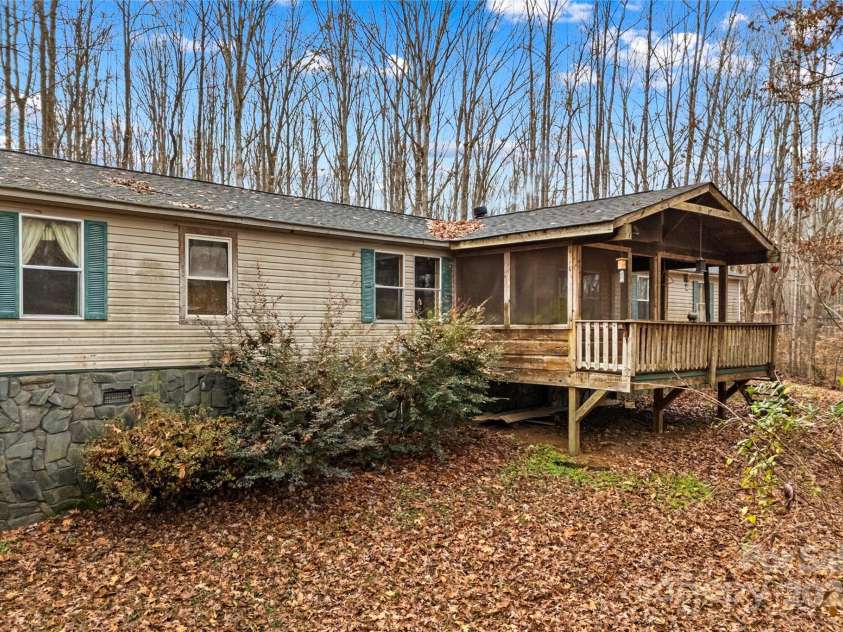 338 Piney Grove Road, Harmony, NC 28634.  MLS# CAR4329869, YatesRealty ID 4130. 