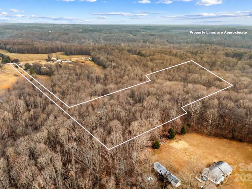 338 Piney Grove Road, Harmony, NC 28634.  MLS# CAR4329869, YatesRealty ID 4130. 
