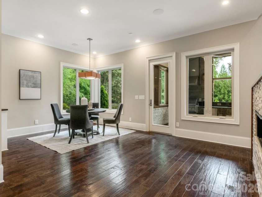 2011 Sharon Avenue, Charlotte, NC 28211.  MLS# CAR4409632, YatesRealty ID 41300. Breakfast Area