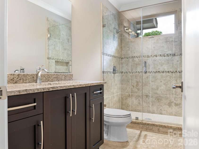 2011 Sharon Avenue, Charlotte, NC 28211.  MLS# CAR4409632, YatesRealty ID 41300. Full Bath 4