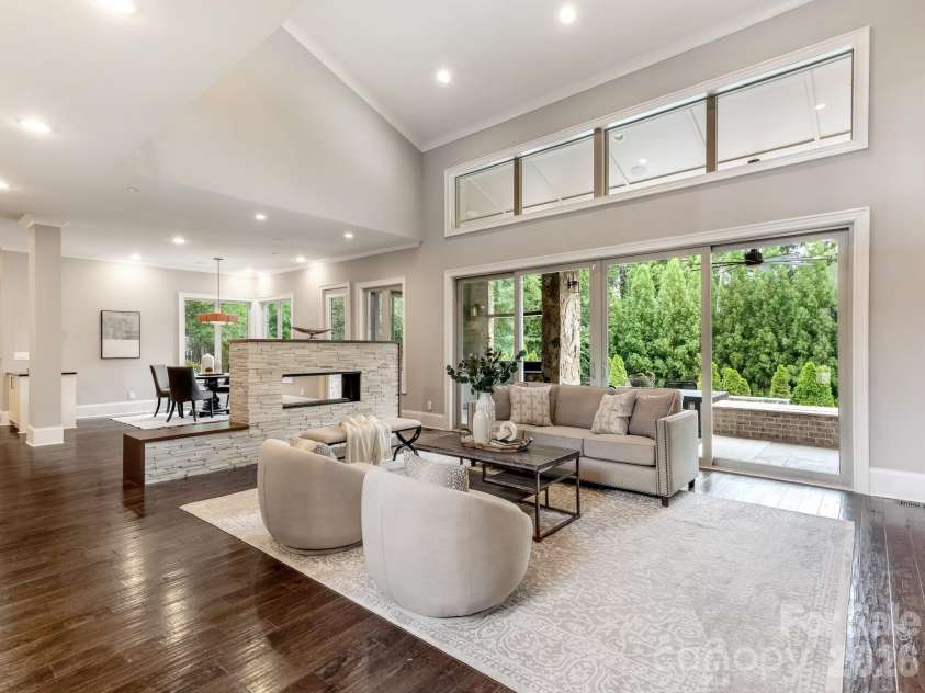 2011 Sharon Avenue, Charlotte, NC 28211.  MLS# CAR4409632, YatesRealty ID 41300. Great Room